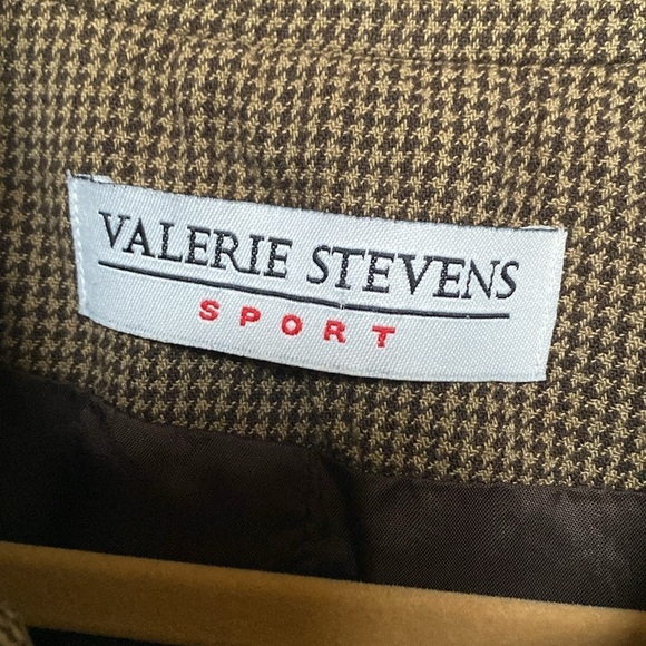 Valerie Stevens Button down Blazer Barn Jacket Size M Brown check patch pockets - Picture 9 of 13